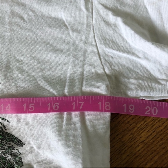 Jurassic World white short sleeve graphic tee in size L - Picture 5 of 6